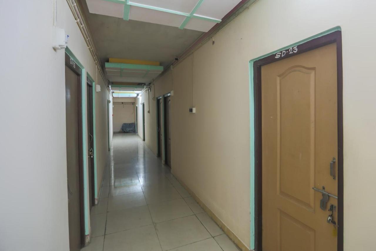 Spot On 10470 Hollywood Joka Hotel Bhasa Exterior photo